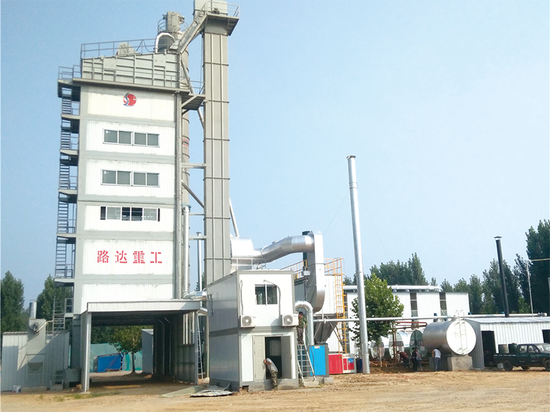 二、2018年10月濟(jì)寧工地hqb3500型瀝青攪拌站